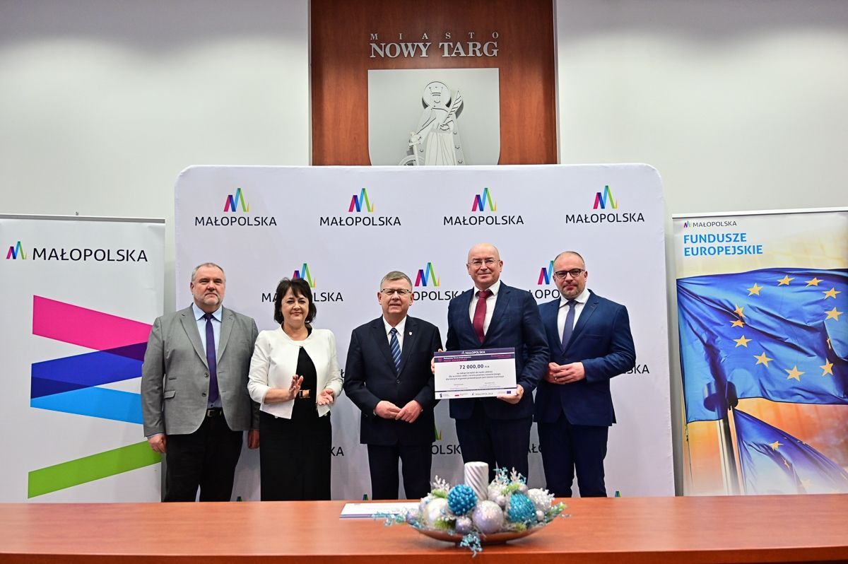 Gmina Czorsztyn otrzymała promesę w kwocie 72.000,00 zł z przeznaczeniem na zakup 12 monitorów interaktywnych dla szkół podstawowych