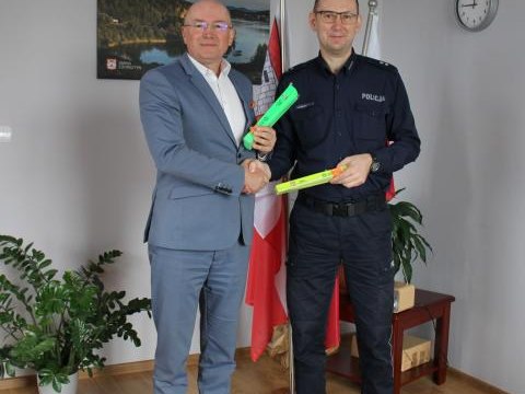 Odblaskowe opaski dla Komisariatu Policji.