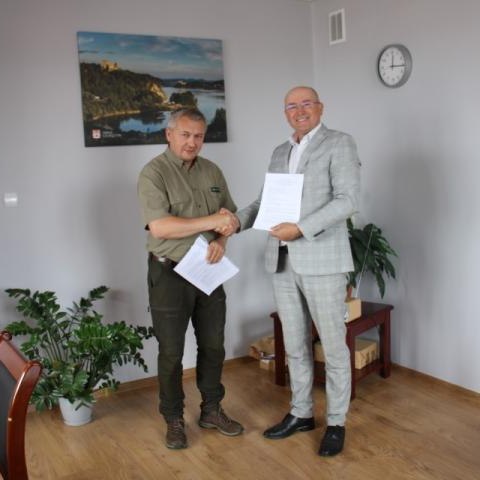 Podpisanie umowy na remont przepustu na Kluszkowiance