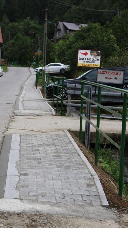 Mizerna chodnik 1 (Niestandardowy).JPG