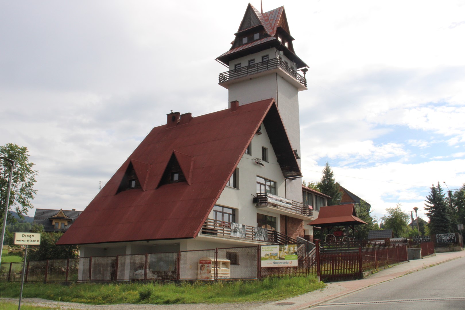 Wkrótce rozpoczną się prace remontowe na dachu budynku Domu Kultury w Maniowach