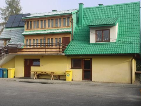 Podpisanie umowy dotyczącej przygotowania dokumentacji przebudowy zaplecza boiska sportowego w Maniowach