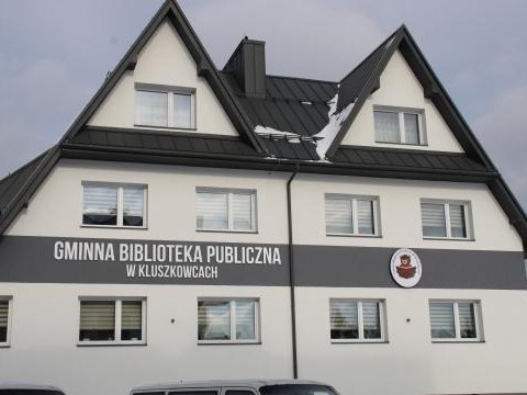 Od poniedziałku Gminna Biblioteka Publiczna w Kluszkowcach zaprasza do nowej siedziby