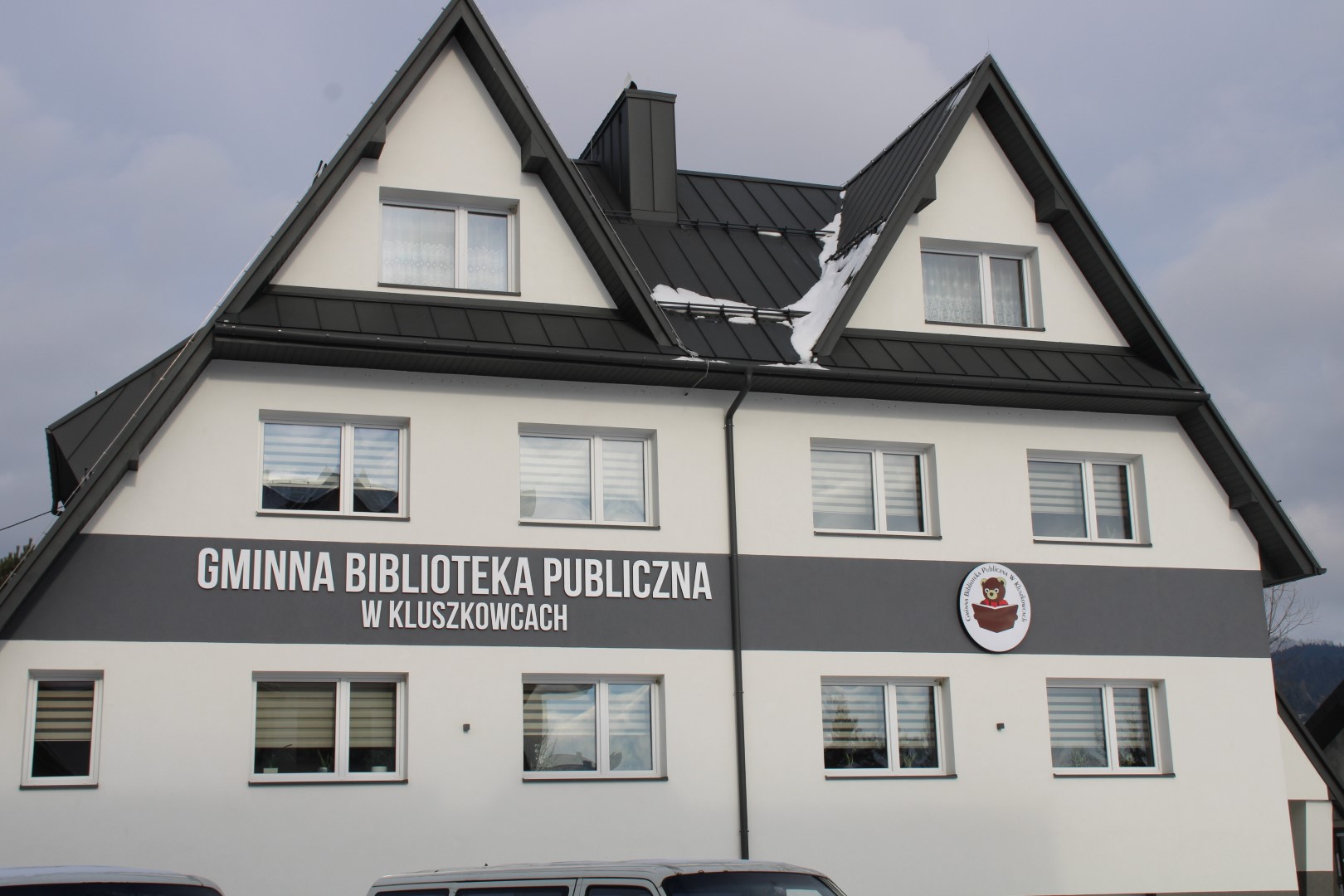 Od poniedziałku Gminna Biblioteka Publiczna w Kluszkowcach zaprasza do nowej siedziby