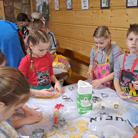 Smacznie i z tradycją – warsztaty kulinarne w Izbie Regionalnej