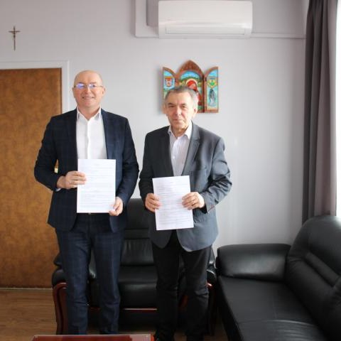 Podpisano umowę na przebudowę drogi w Mizernej