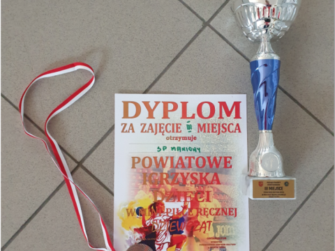 Piłkarki ręczne z Maniów z kolejnym sukcesem