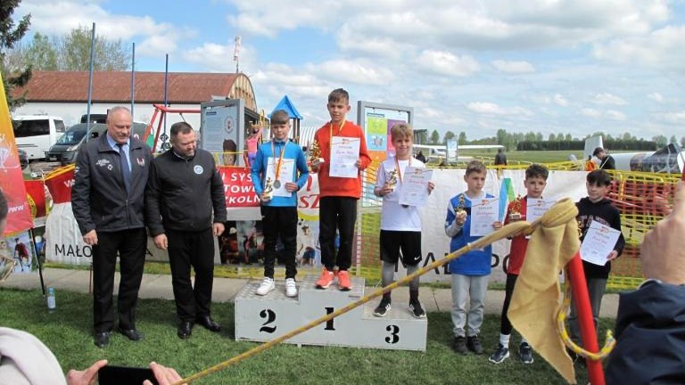 Lotnisko 1 (Niestandardowy).jpg