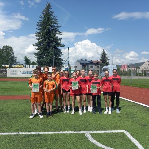 Drużyna męska z Maniów mistrzami powiatu w sztafecie szwedzkiej