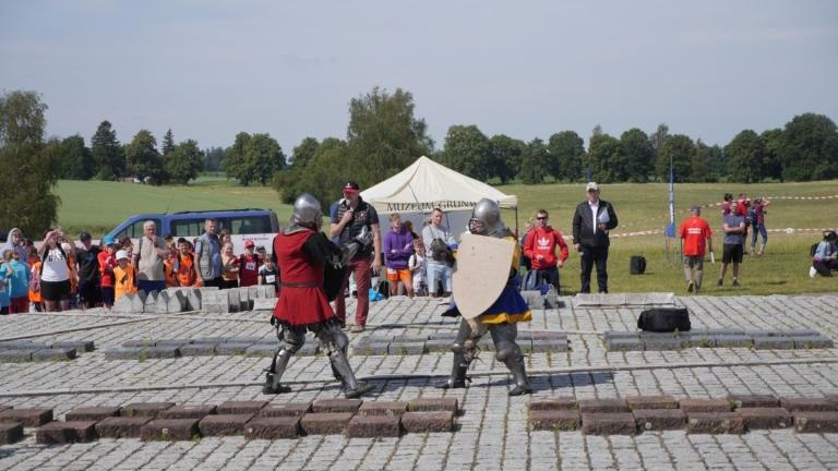 g2 (Niestandardowy).jpg