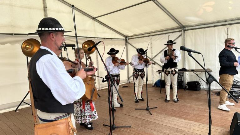 Messenger_creation_17c9dc14-16e8-441f-ae3c-34e43389e528 (Niestandardowy).jpeg