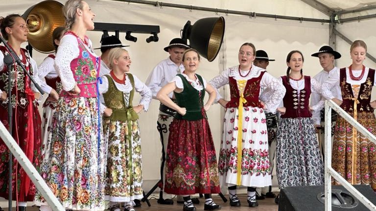 Messenger_creation_2533ca2c-aa33-4cff-9bf9-411f87285e30 (Niestandardowy).jpeg