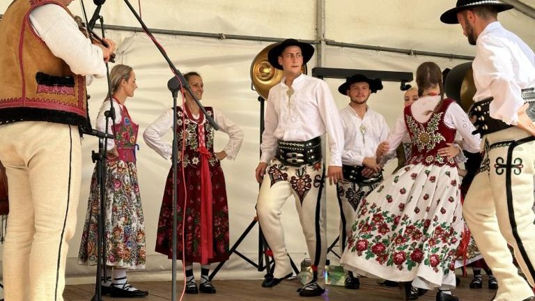 Messenger_creation_d94f8a4b-a36d-4bf3-ac39-bfe2b8d0707a (Niestandardowy).jpeg