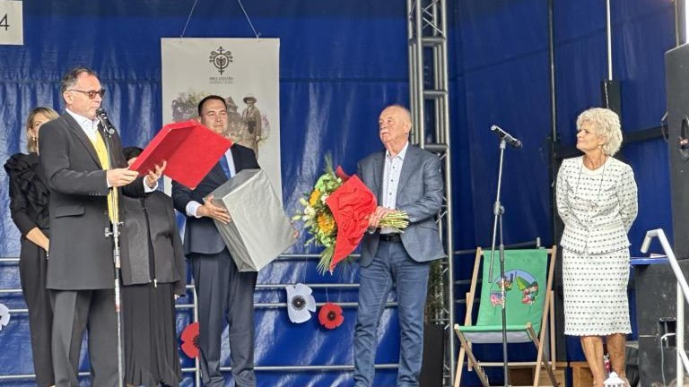 Messenger_creation_B9D93E01-4EEE-4C82-BE4D-16E0458828D6 (Niestandardowy).jpeg