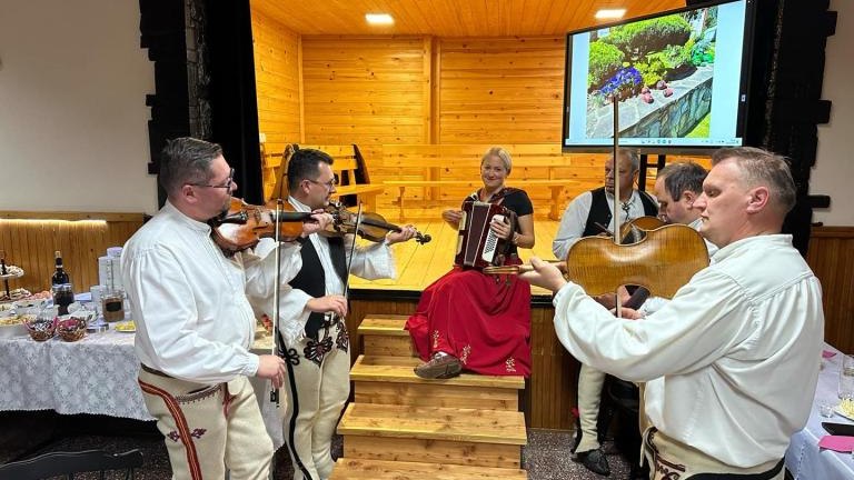 Messenger_creation_36A71CD2-FA5B-43B6-9CE7-0B3D93AC16ED (Copy).jpeg