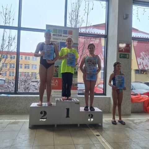 Sukcesy uczniów ze Sromowiec Niżnych na powiatowych zawodach pływackich