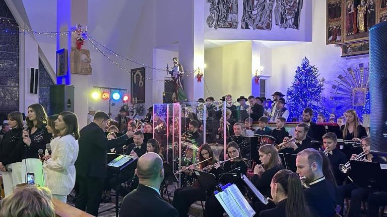 Messenger_creation_69AAD9BA-E654-46B4-A149-04CAA027C1BE (Niestandardowy) — kopia.jpeg