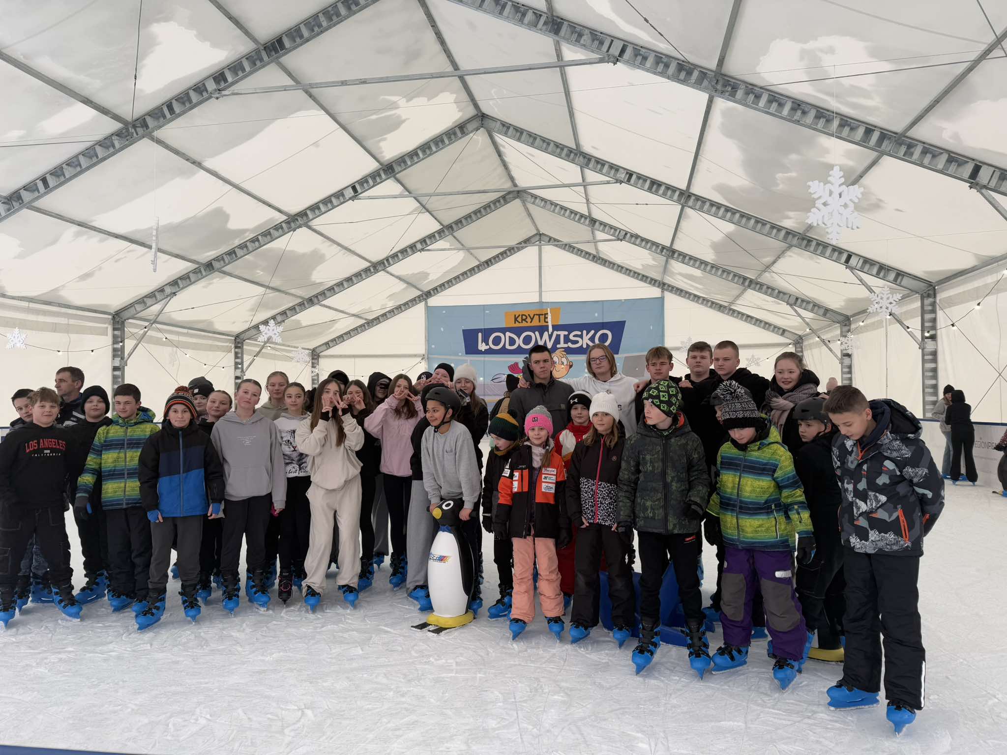 Młodzieżowe Drużyny Pożarnicze na lodowisku w Szczawnicy