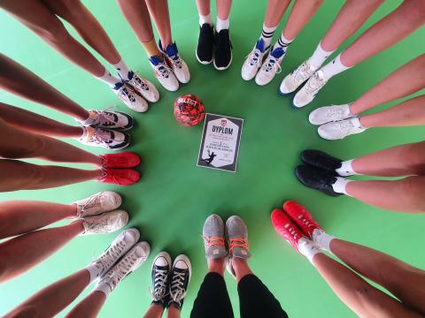 Awans szczypiornistek z Maniów do zawodów na szczeblu Ośrodka Pieniny