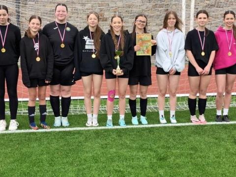 Zwycięstwo dziewcząt z SP Kluszkowce w Powiatowych Igrzyskach Młodzieży Szkolnej!