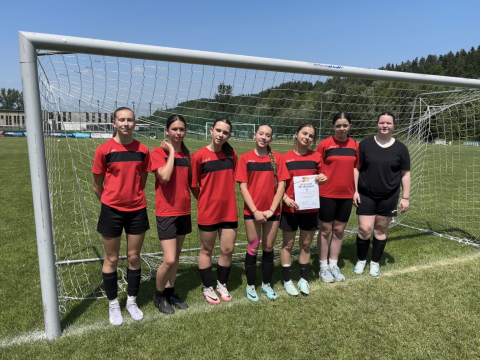 Finał Małopolski Igrzysk Młodzieży Szkolnej w piłce nożnej dziewcząt z udziałem uczennic ze SP w Kluszkowcach