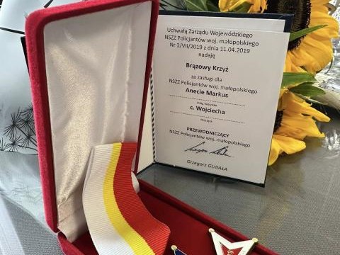 Brązowy Krzyż dla Wójt Gminy Czorsztyn podczas Święta Policji w Nowym Targu