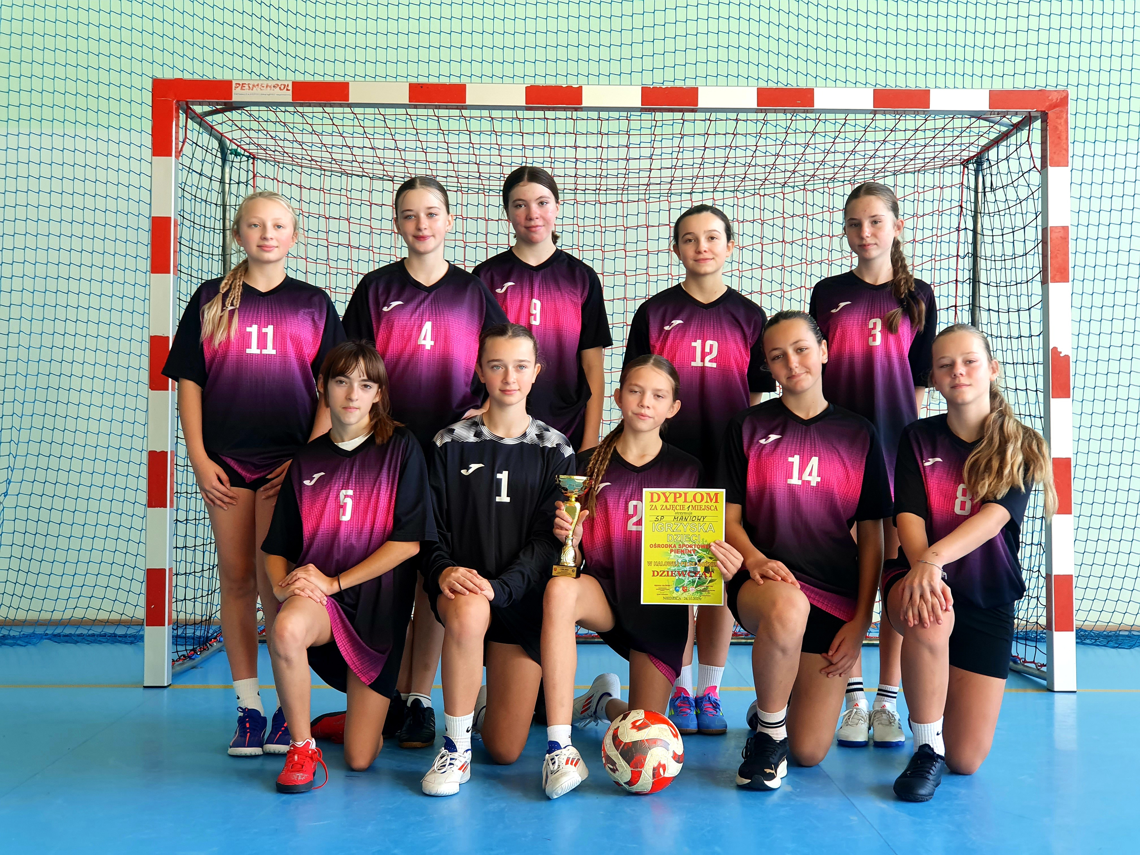 Igrzyska Dzieci Ośrodka Pieniny w halowej piłce nożnej dziewcząt w Niedzicy