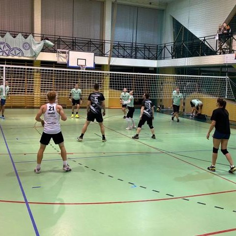 Emocje na parkiecie – kolejne rozgrywki siatkarskie „każdy z każdym” w dniu 26.10.2025 r.