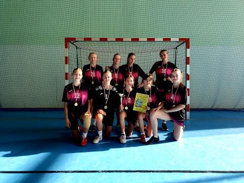 POWIATOWY TRIUMF dziewcząt z SP Maniowy