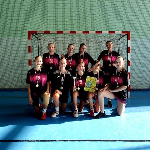 POWIATOWY TRIUMF dziewcząt z SP Maniowy