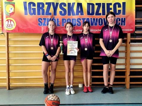 Nasze zawodniczki w czołówce powiatu w koszykówce 3x3!