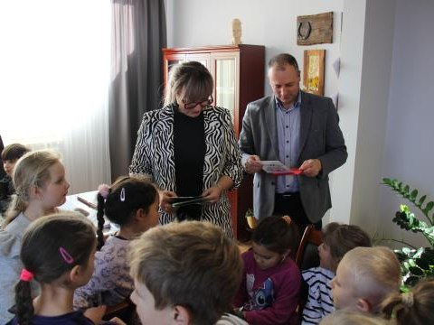Uczniowie SP w Maniowach z wizytą w Urzędzie