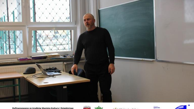 Warsztaty „Ocalić historię zatopionej wioski – Stare Maniowy” w Szkole Podstawowej w Maniowach 12.jpg