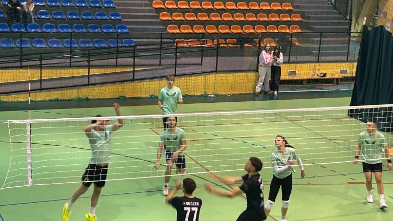 Rozgrywki siatkarskie (1).jpg