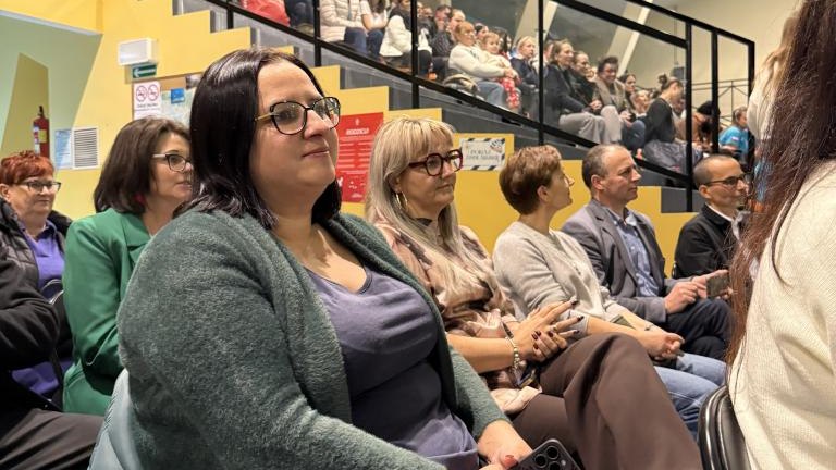 Występy artystyczne podczas Kiermaszu Świateczego (11).jpeg