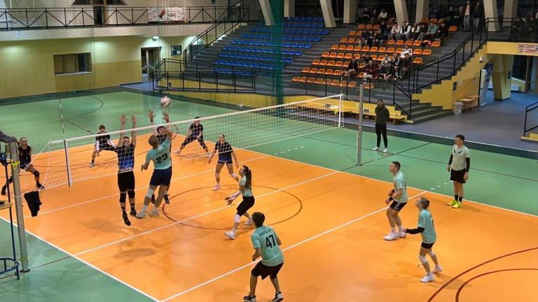 Finałowe spotkania Amatorskiej Ligi Piłki Siatkowej w Gminie Czorsztyn  (10).jpeg