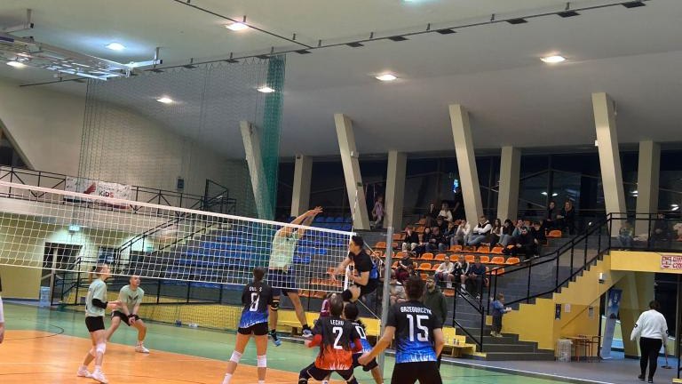 Finałowe spotkania Amatorskiej Ligi Piłki Siatkowej w Gminie Czorsztyn  (16).jpeg