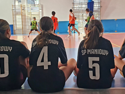 Igrzyska Dzieci – Rywalizacja Ośrodka Pieniny w Piłce Koszykowej – zwycięstwo dziewcząt z Maniów