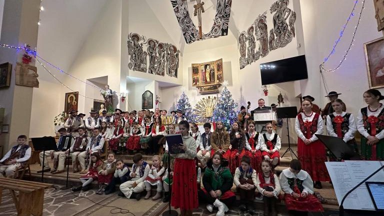 Kolędowanie w Sromowcach Niżnych (6).jpg