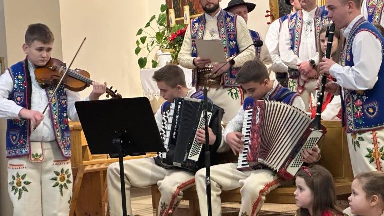 Kolędowanie w Sromowcach Niżnych (7).jpg