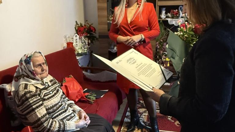 Z wizytą u Jubilatki Pani Marii Bednarczyk w dniu 100 urodzin (7).jpeg