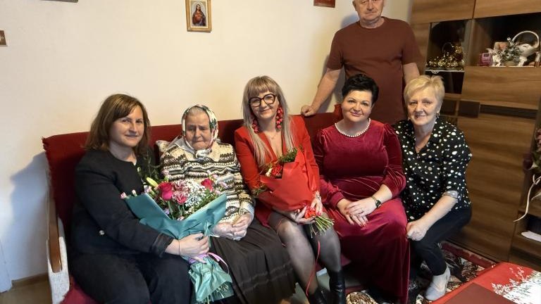 Z wizytą u Jubilatki Pani Marii Bednarczyk w dniu 100 urodzin (8).jpeg