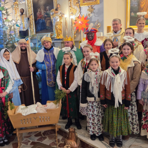 Orszak Trzech Króli podczas uroczystości Objawienia Pańskiego w Mizernej