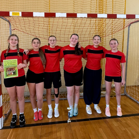 Sukces uczennic z Kluszkowiec w koszykówce