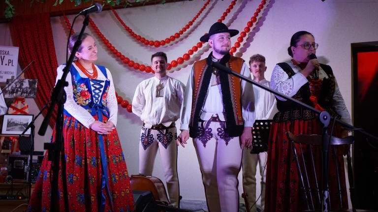 Kontrasty muzyki ludowej w Domu Kultury w Maniowach (12).jpg