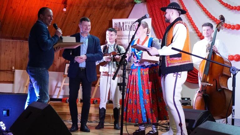 Kontrasty muzyki ludowej w Domu Kultury w Maniowach (26).jpg