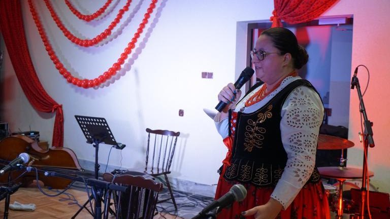 Kontrasty muzyki ludowej w Domu Kultury w Maniowach (8).jpg