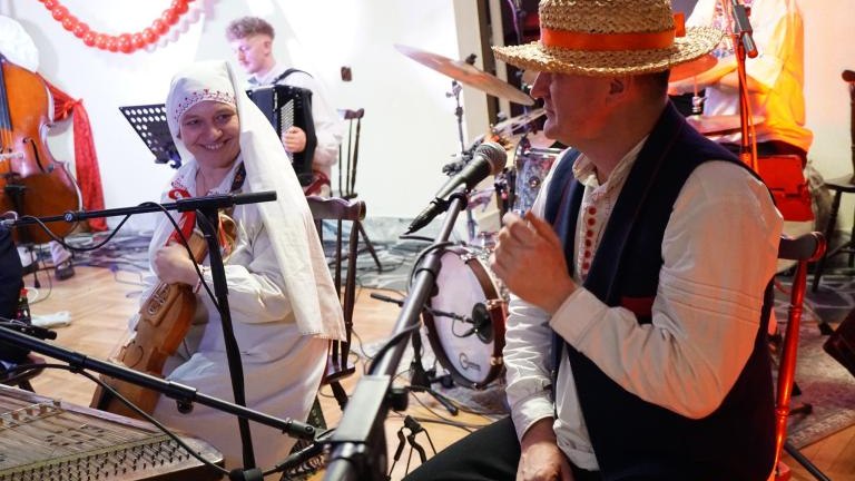 Kontrasty muzyki ludowej w Domu Kultury w Maniowach (9).jpg