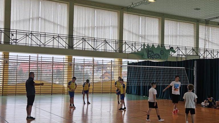 Gminne Igrzyska Dzieci i Młodzieży Szkolnej w siatkówce (12).jpeg