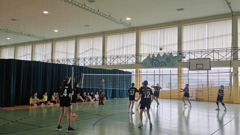 Gminne Igrzyska Dzieci i Młodzieży Szkolnej w siatkówce (16).jpeg